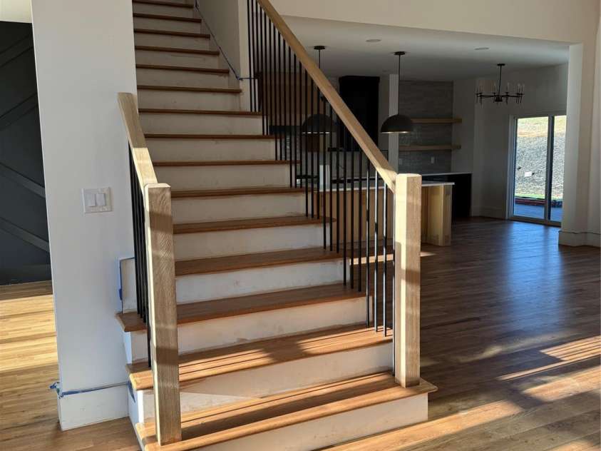 963 North Shore Drive, Hickory, NC 28601.  MLS# CAR4216047, YatesRealty ID 12409. 