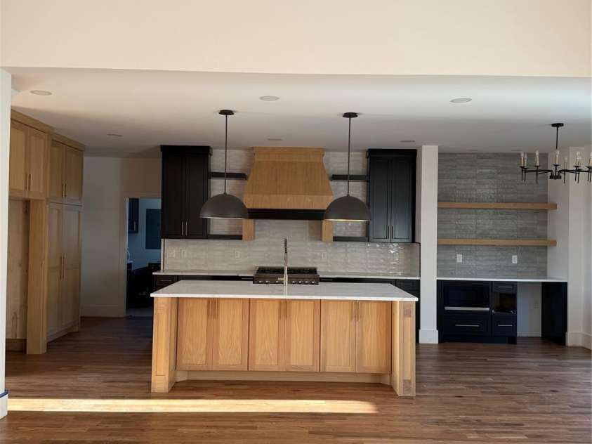 963 North Shore Drive, Hickory, NC 28601.  MLS# CAR4216047, YatesRealty ID 12409. 