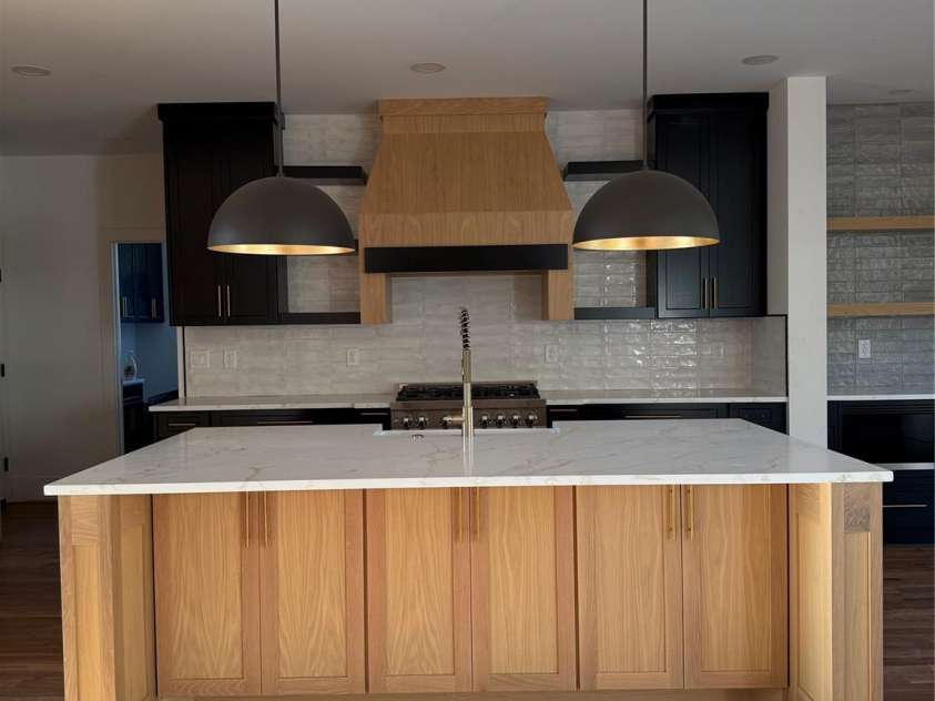 963 North Shore Drive, Hickory, NC 28601.  MLS# CAR4216047, YatesRealty ID 12409. 