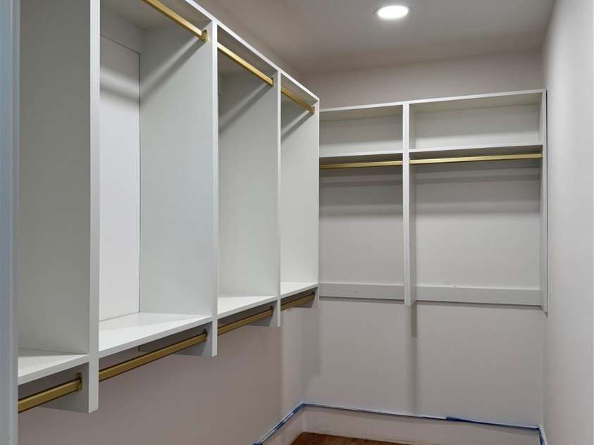 963 North Shore Drive, Hickory, NC 28601.  MLS# CAR4216047, YatesRealty ID 12409. 