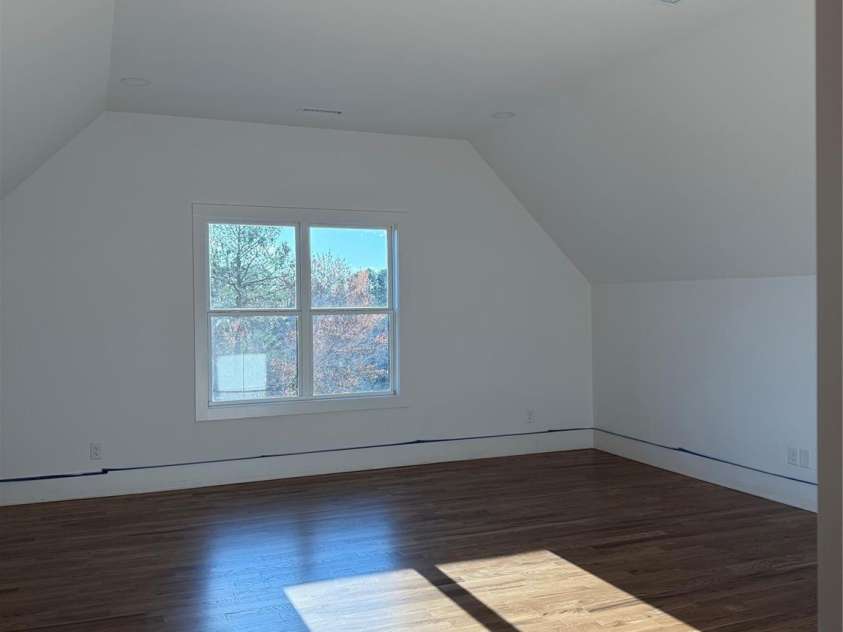 963 North Shore Drive, Hickory, NC 28601.  MLS# CAR4216047, YatesRealty ID 12409. 