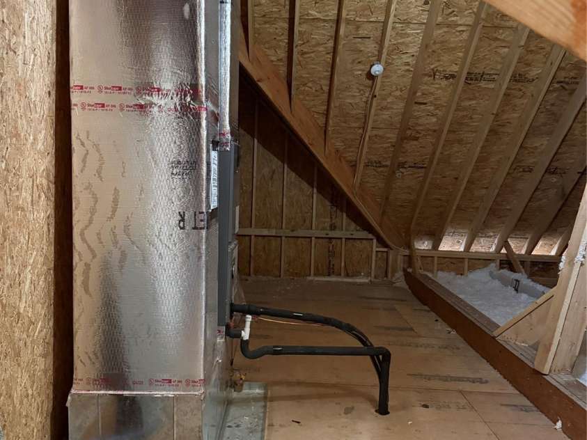 963 North Shore Drive, Hickory, NC 28601.  MLS# CAR4216047, YatesRealty ID 12409. 