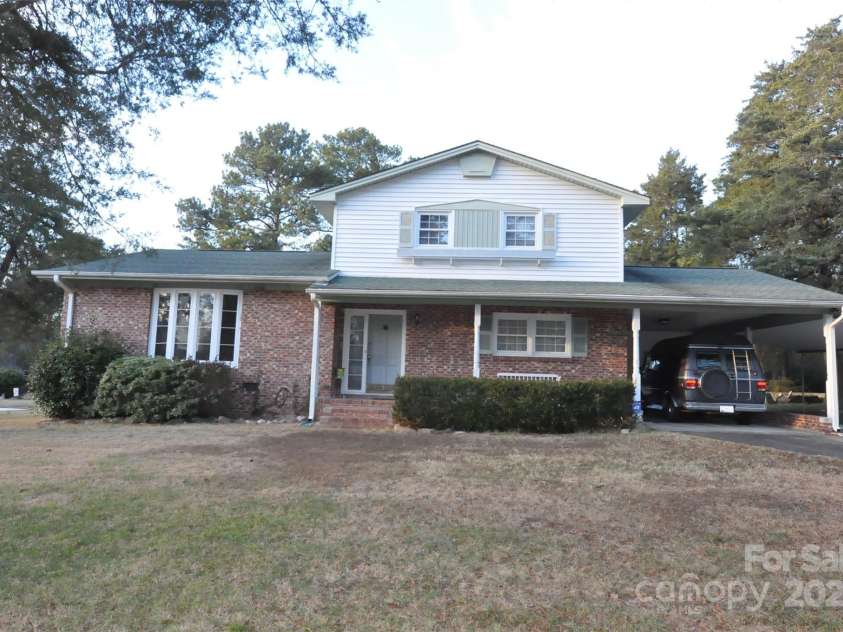 752 Cedar Lane, Chester, SC 29706.  MLS# CAR4329829, YatesRealty ID 1241. 
