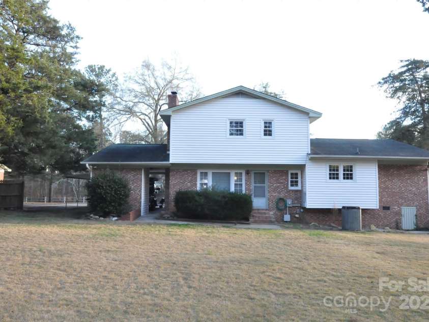 752 Cedar Lane, Chester, SC 29706.  MLS# CAR4329829, YatesRealty ID 1241. 