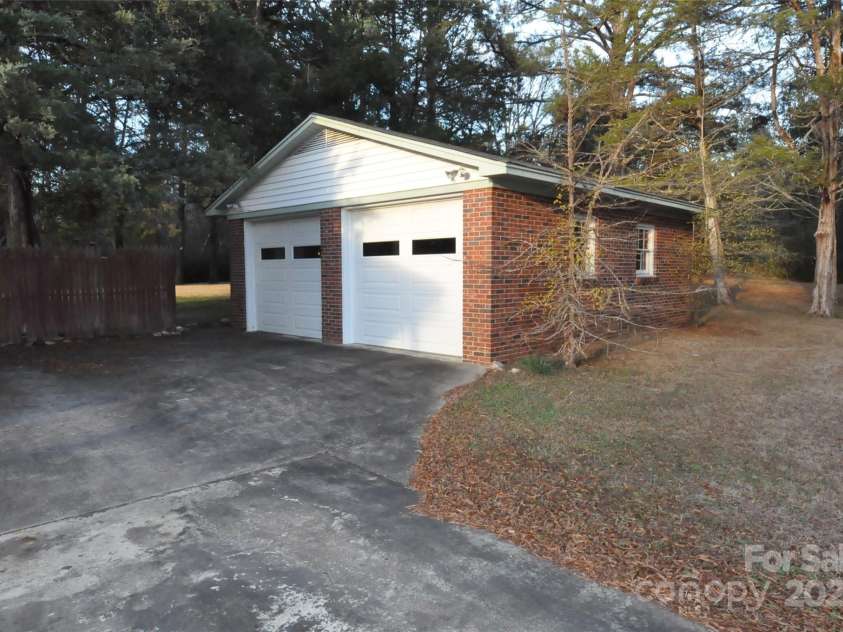 752 Cedar Lane, Chester, SC 29706.  MLS# CAR4329829, YatesRealty ID 1241. 