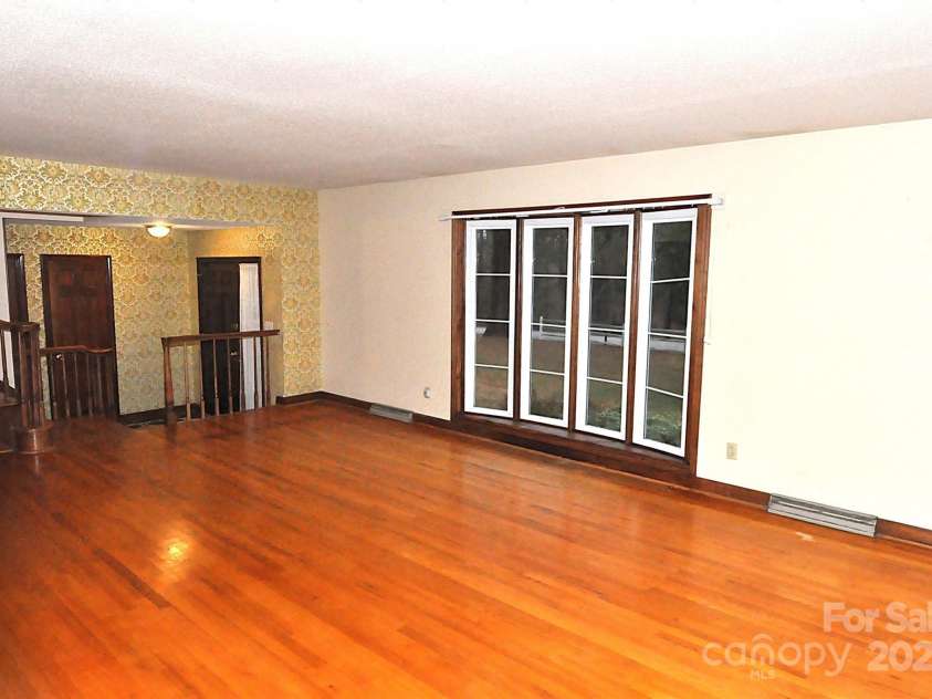 752 Cedar Lane, Chester, SC 29706.  MLS# CAR4329829, YatesRealty ID 1241. 