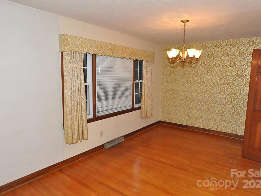 752 Cedar Lane, Chester, SC 29706.  MLS# CAR4329829, YatesRealty ID 1241. 