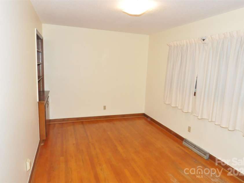 752 Cedar Lane, Chester, SC 29706.  MLS# CAR4329829, YatesRealty ID 1241. 