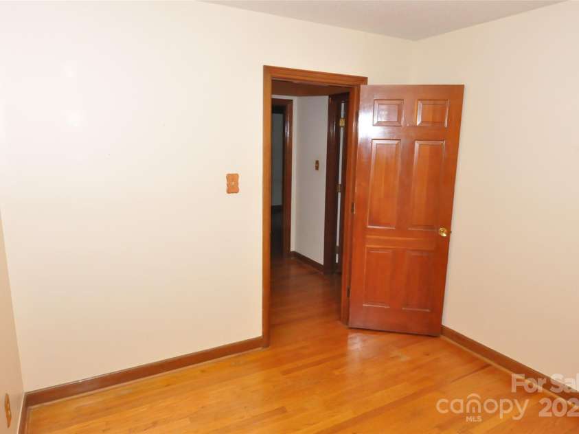 752 Cedar Lane, Chester, SC 29706.  MLS# CAR4329829, YatesRealty ID 1241. 