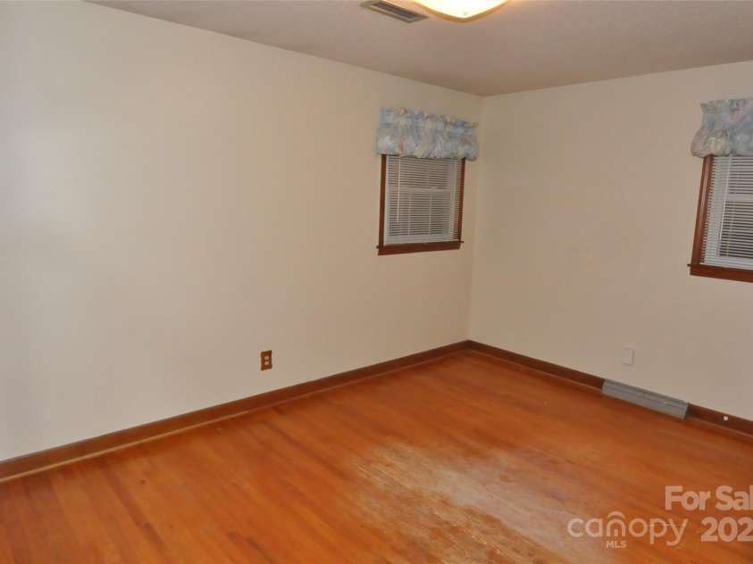 752 Cedar Lane, Chester, SC 29706.  MLS# CAR4329829, YatesRealty ID 1241. 