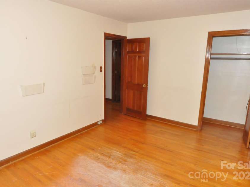 752 Cedar Lane, Chester, SC 29706.  MLS# CAR4329829, YatesRealty ID 1241. 