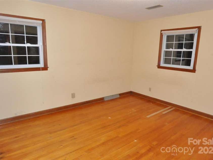 752 Cedar Lane, Chester, SC 29706.  MLS# CAR4329829, YatesRealty ID 1241. 