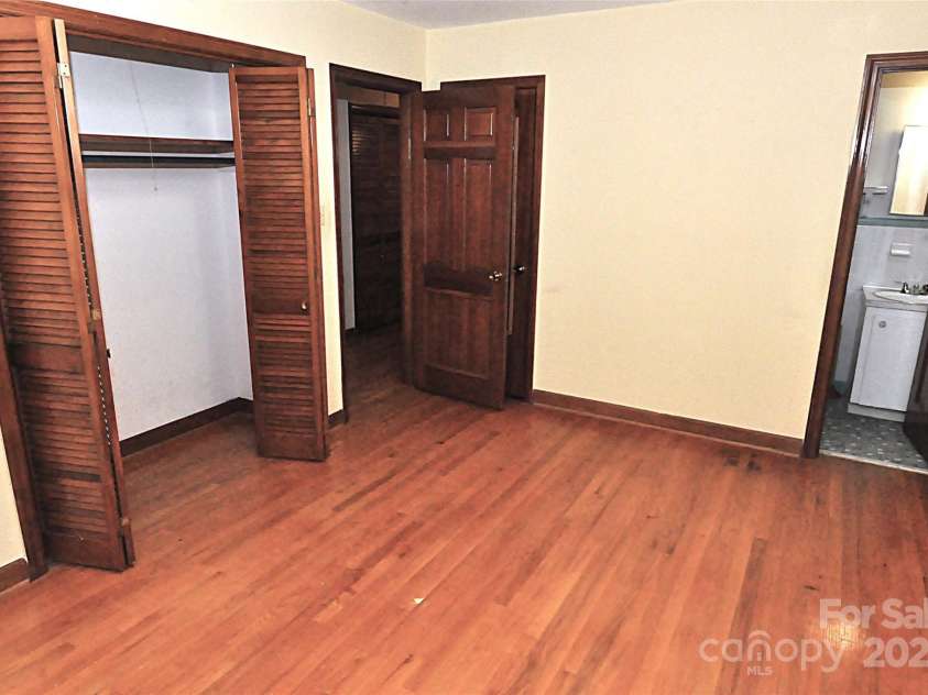 752 Cedar Lane, Chester, SC 29706.  MLS# CAR4329829, YatesRealty ID 1241. 