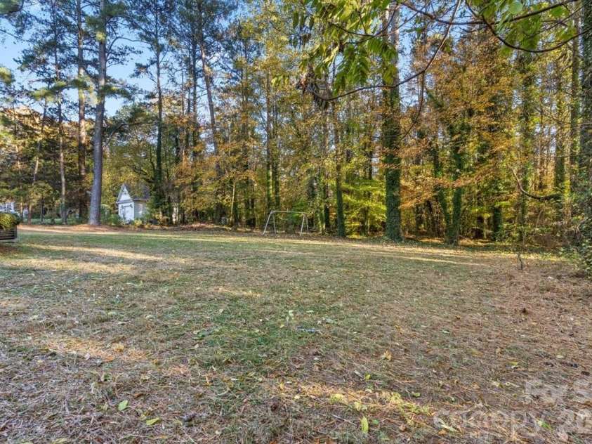 1061 Fairway Drive, Kannapolis, NC 28081.  MLS# CAR4319984, YatesRealty ID 12410. 