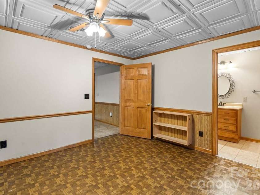 1061 Fairway Drive, Kannapolis, NC 28081.  MLS# CAR4319984, YatesRealty ID 12410. Additional Room in Basement