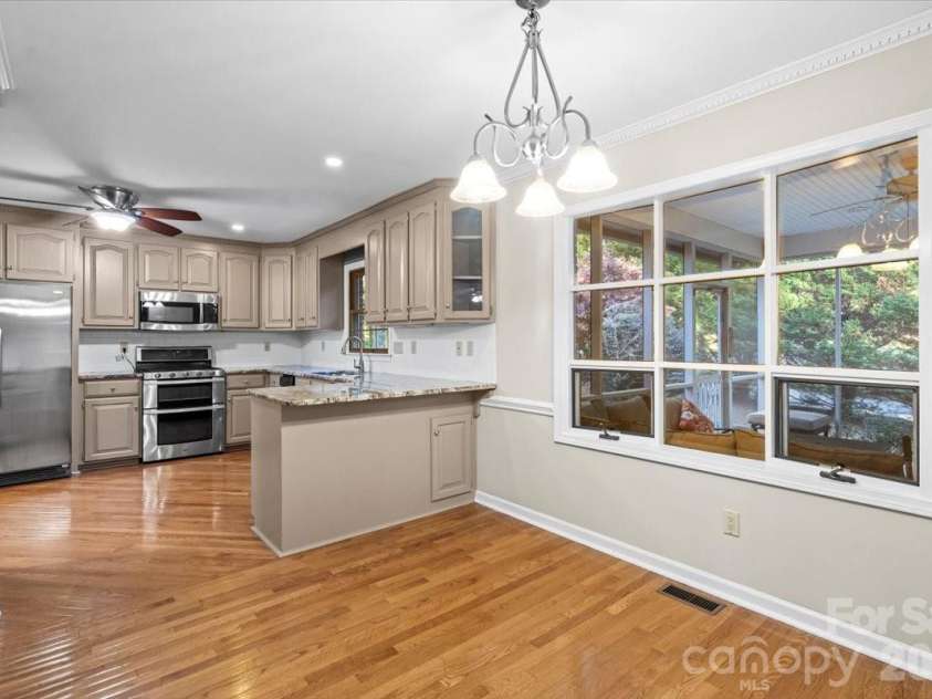 1061 Fairway Drive, Kannapolis, NC 28081.  MLS# CAR4319984, YatesRealty ID 12410. Kitchen