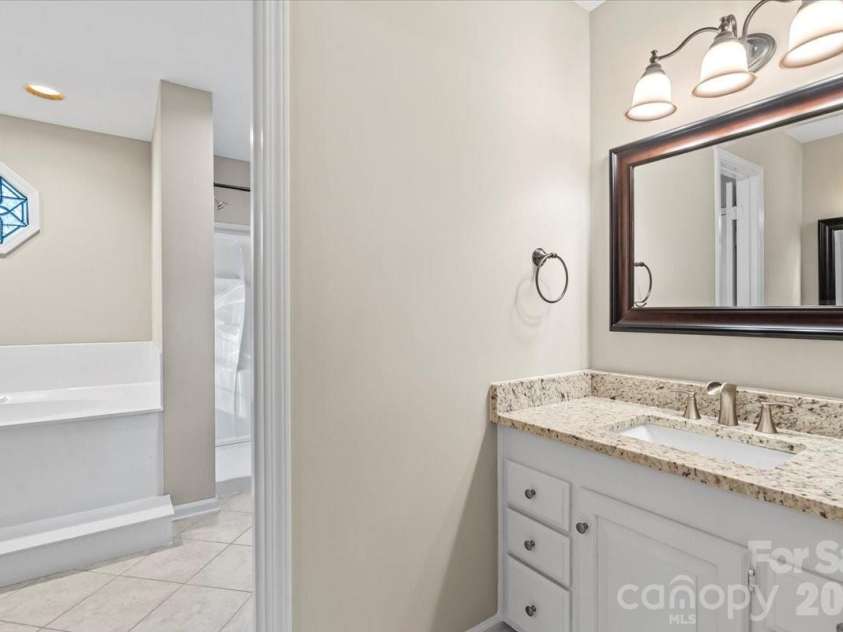1061 Fairway Drive, Kannapolis, NC 28081.  MLS# CAR4319984, YatesRealty ID 12410. Primary Bathroom