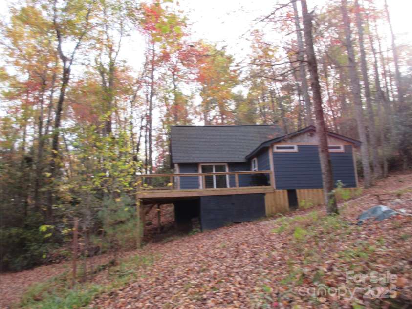 30 Rainbow Lake Circle, Black Mountain, NC 28711.  MLS# CAR4332142, YatesRealty ID 12412. 