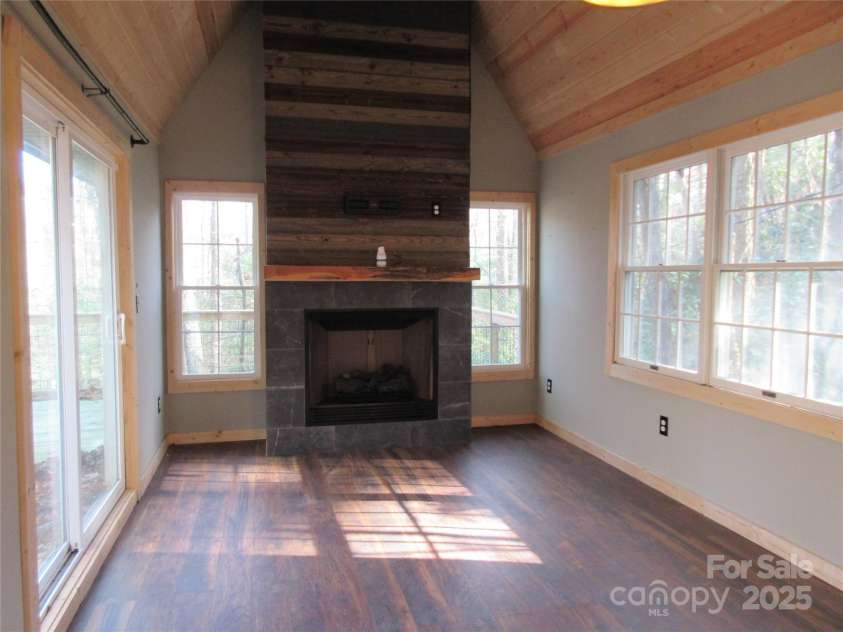 30 Rainbow Lake Circle, Black Mountain, NC 28711.  MLS# CAR4332142, YatesRealty ID 12412. 