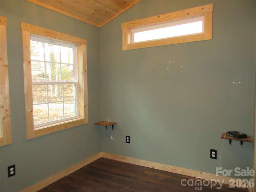 30 Rainbow Lake Circle, Black Mountain, NC 28711.  MLS# CAR4332142, YatesRealty ID 12412. 