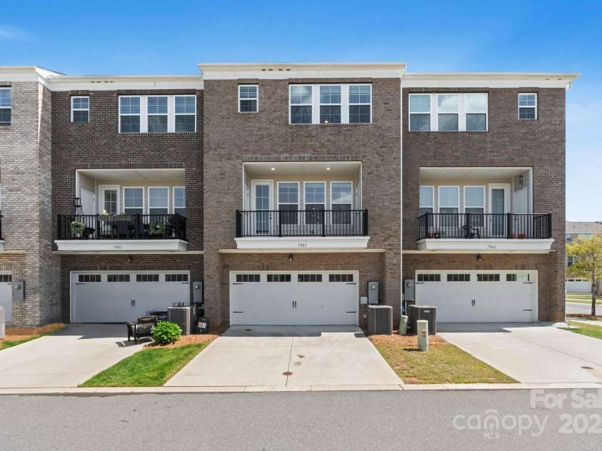 7957 Reunion Row Drive, Charlotte, NC 28277.  MLS# CAR4242253, YatesRealty ID 12412. 