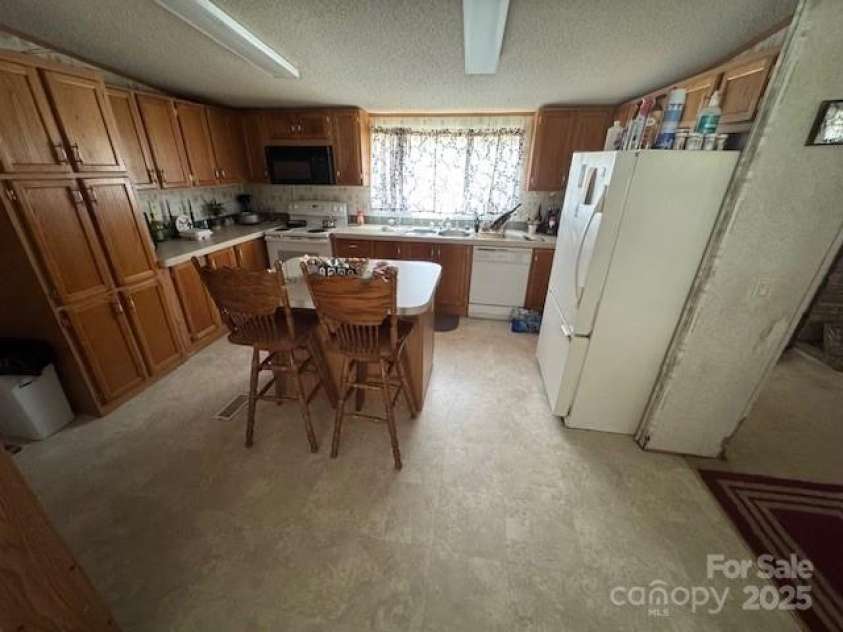 197 Cason Mclaurin Road, Morven, NC 28119.  MLS# CAR4255203, YatesRealty ID 12414. 