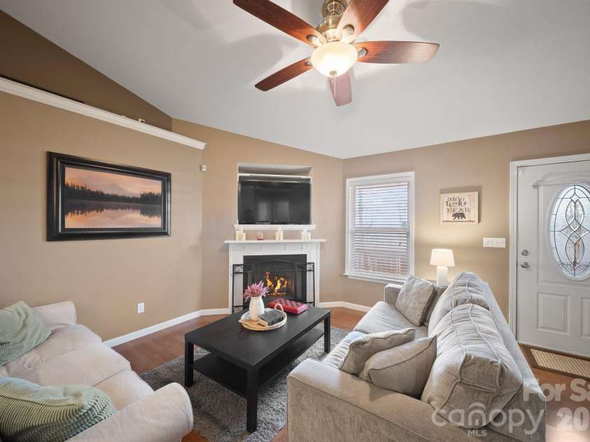 76 Hershel Lane, Swannanoa, NC 28778.  MLS# CAR4342479, YatesRealty ID 12414. 