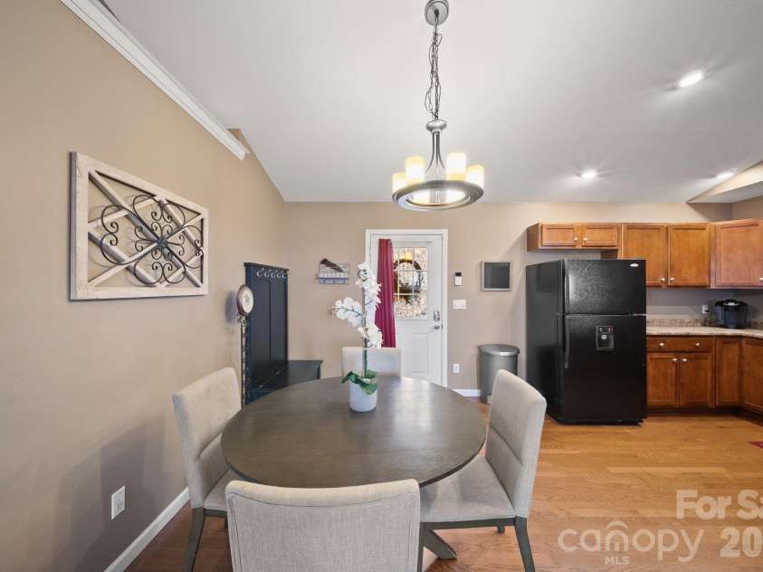 76 Hershel Lane, Swannanoa, NC 28778.  MLS# CAR4342479, YatesRealty ID 12414. 
