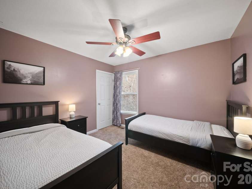 76 Hershel Lane, Swannanoa, NC 28778.  MLS# CAR4342479, YatesRealty ID 12414. 