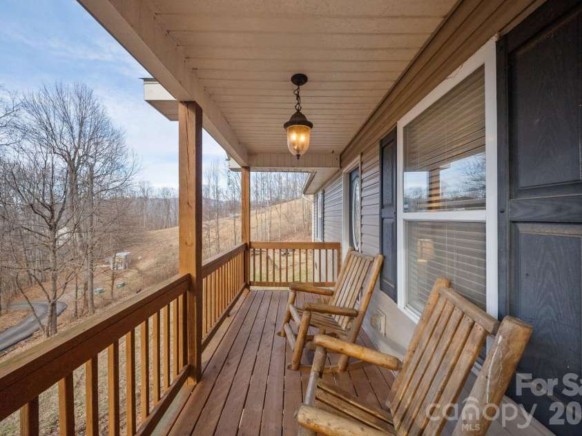 76 Hershel Lane, Swannanoa, NC 28778.  MLS# CAR4342479, YatesRealty ID 12414. 
