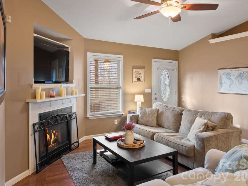76 Hershel Lane, Swannanoa, NC 28778.  MLS# CAR4342479, YatesRealty ID 12414. 