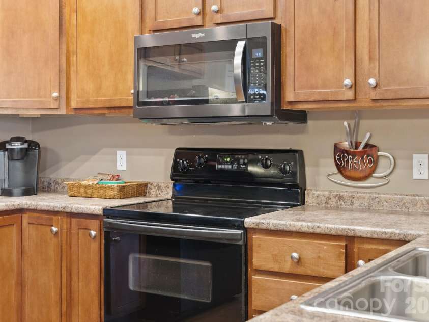 76 Hershel Lane, Swannanoa, NC 28778.  MLS# CAR4342479, YatesRealty ID 12414. 