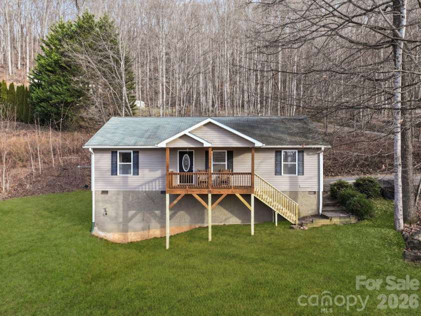 76 Hershel Lane, Swannanoa, NC 28778.  MLS# CAR4342479, YatesRealty ID 12414. *Green grass digitally enhanced
