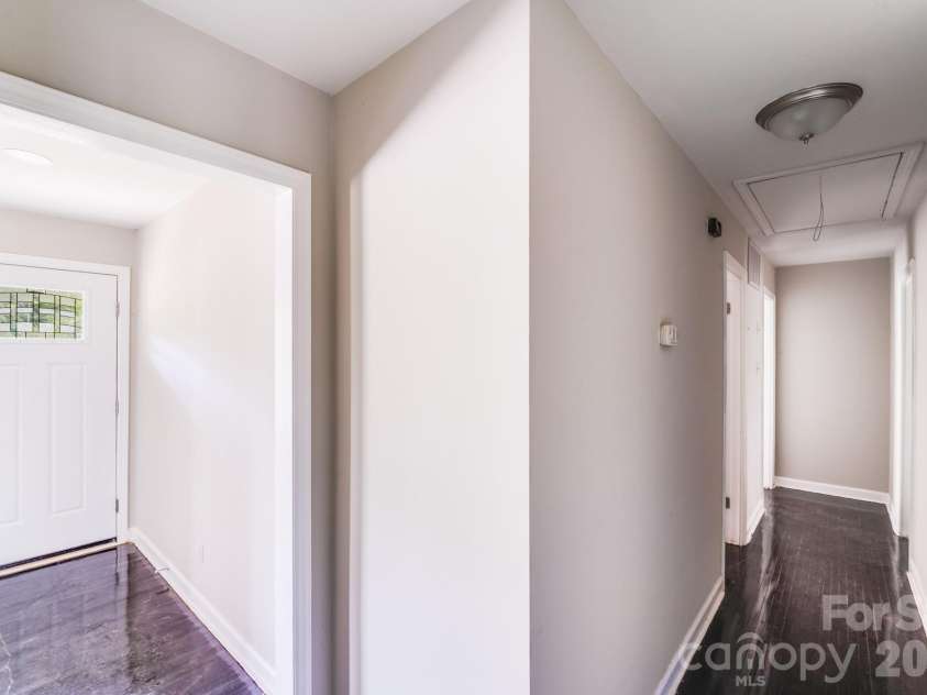 8337 Reedy Creek Road, Charlotte, NC 28215.  MLS# CAR4347414, YatesRealty ID 12414. 