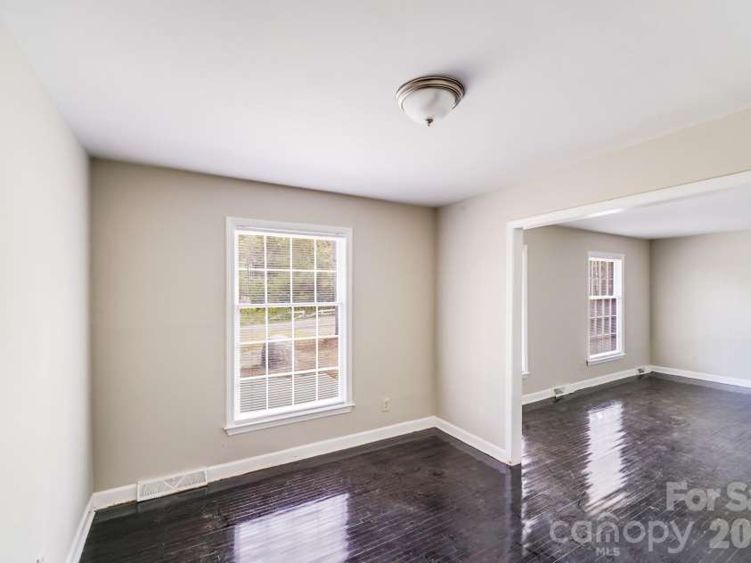 8337 Reedy Creek Road, Charlotte, NC 28215.  MLS# CAR4347414, YatesRealty ID 12414. 