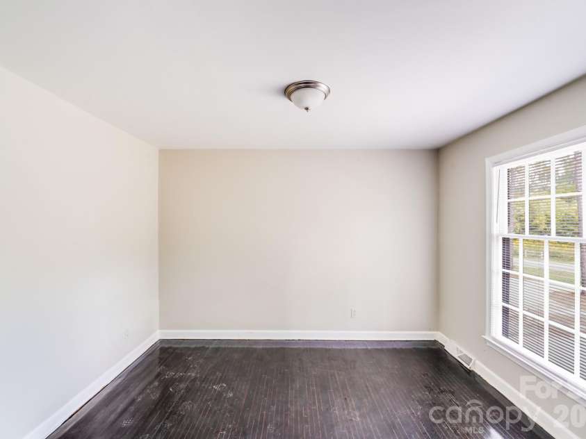 8337 Reedy Creek Road, Charlotte, NC 28215.  MLS# CAR4347414, YatesRealty ID 12414. 