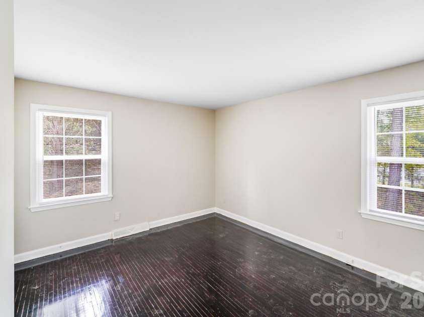 8337 Reedy Creek Road, Charlotte, NC 28215.  MLS# CAR4347414, YatesRealty ID 12414. 