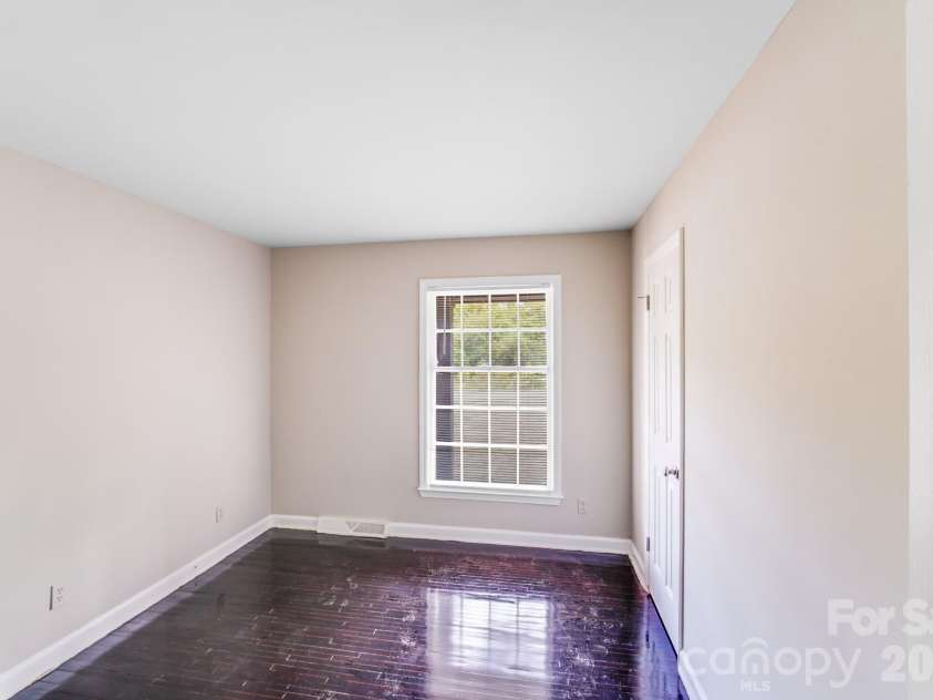 8337 Reedy Creek Road, Charlotte, NC 28215.  MLS# CAR4347414, YatesRealty ID 12414. 