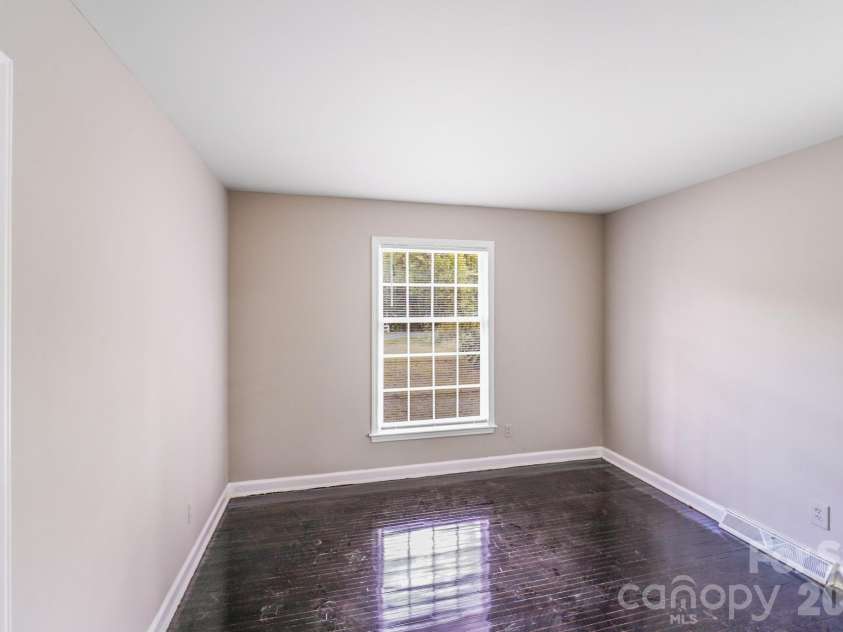 8337 Reedy Creek Road, Charlotte, NC 28215.  MLS# CAR4347414, YatesRealty ID 12414. 