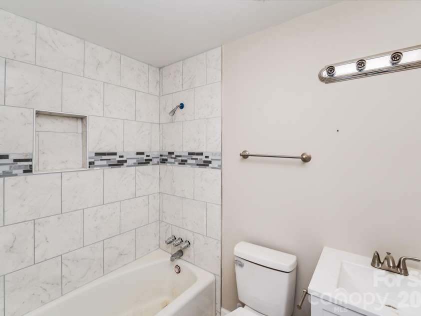 8337 Reedy Creek Road, Charlotte, NC 28215.  MLS# CAR4347414, YatesRealty ID 12414. 