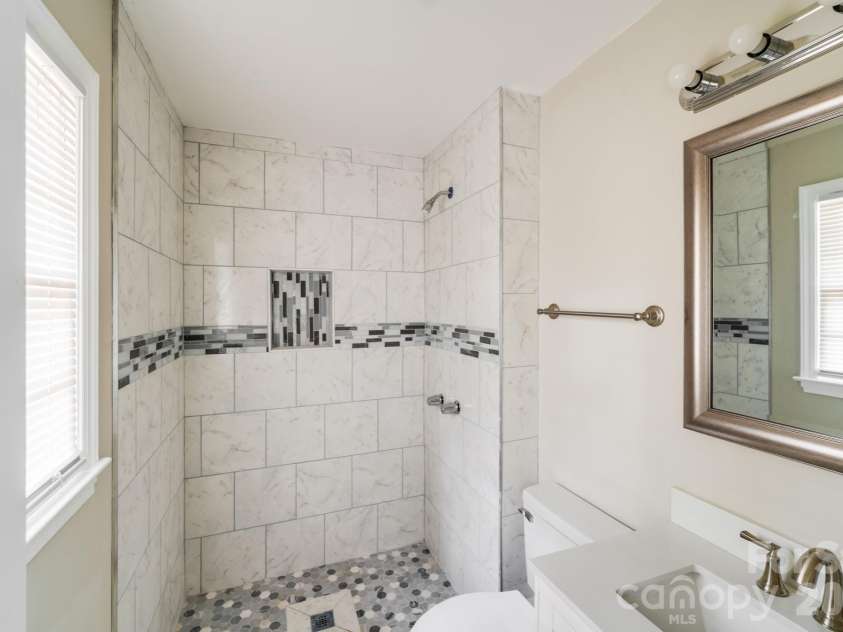 8337 Reedy Creek Road, Charlotte, NC 28215.  MLS# CAR4347414, YatesRealty ID 12414. 