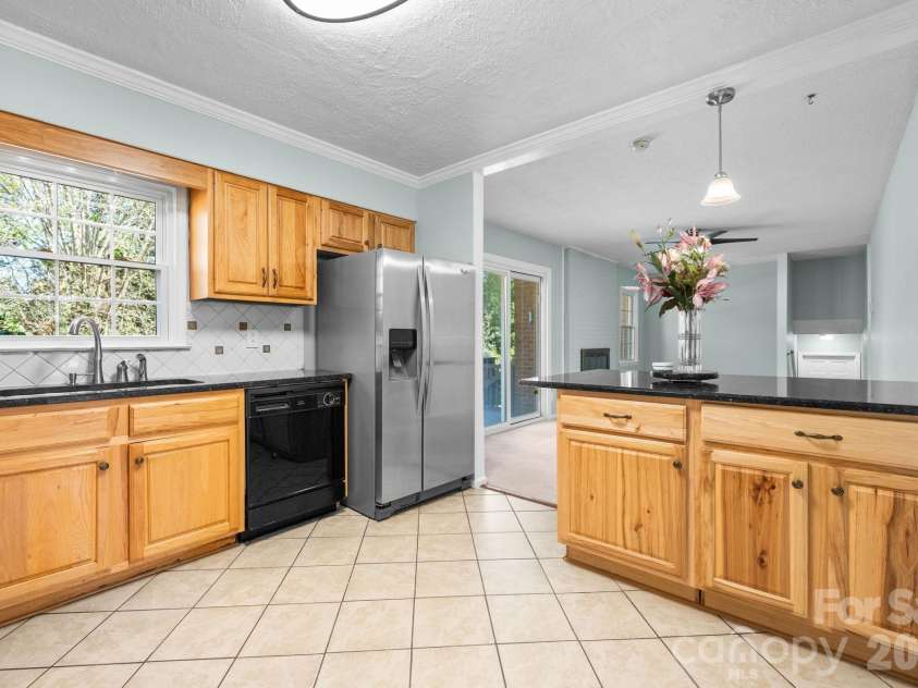 102 Castlegate Drive, Morganton, NC 28655.  MLS# CAR4316022, YatesRealty ID 12415. 