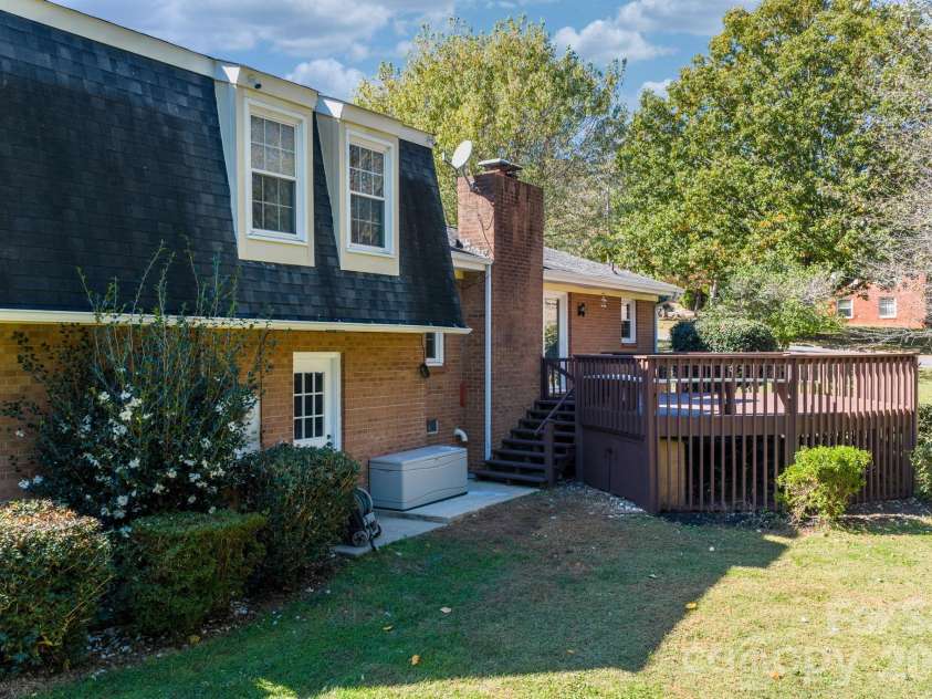 102 Castlegate Drive, Morganton, NC 28655.  MLS# CAR4316022, YatesRealty ID 12415. 
