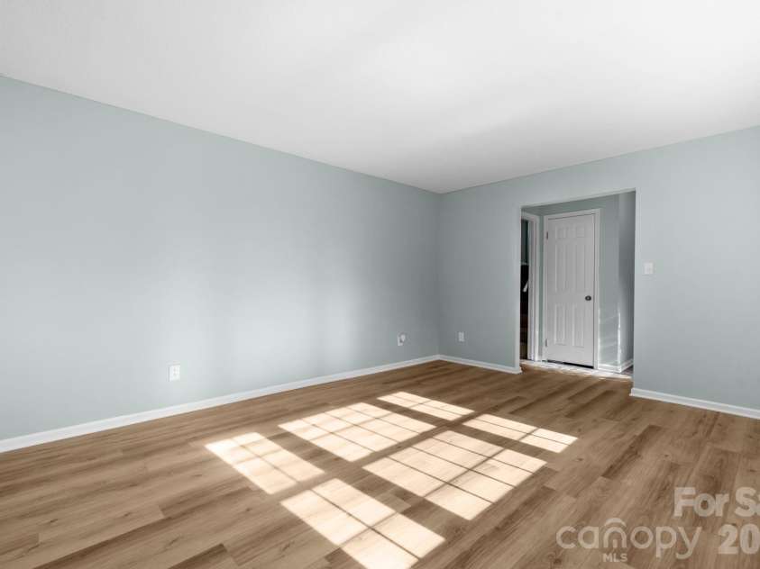 102 Castlegate Drive, Morganton, NC 28655.  MLS# CAR4316022, YatesRealty ID 12415. 