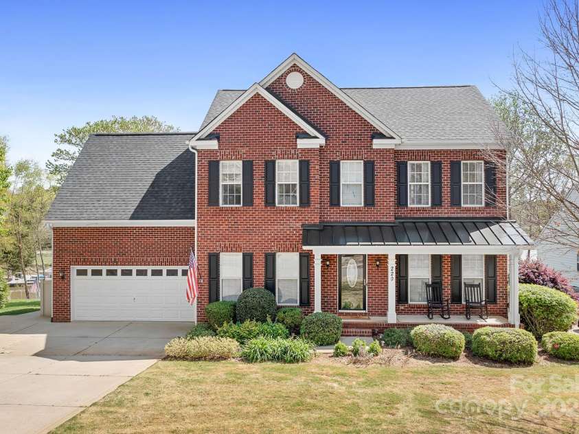 220 Chandeleur Drive, Mooresville, NC 28117.  MLS# CAR4246311, YatesRealty ID 12416. 