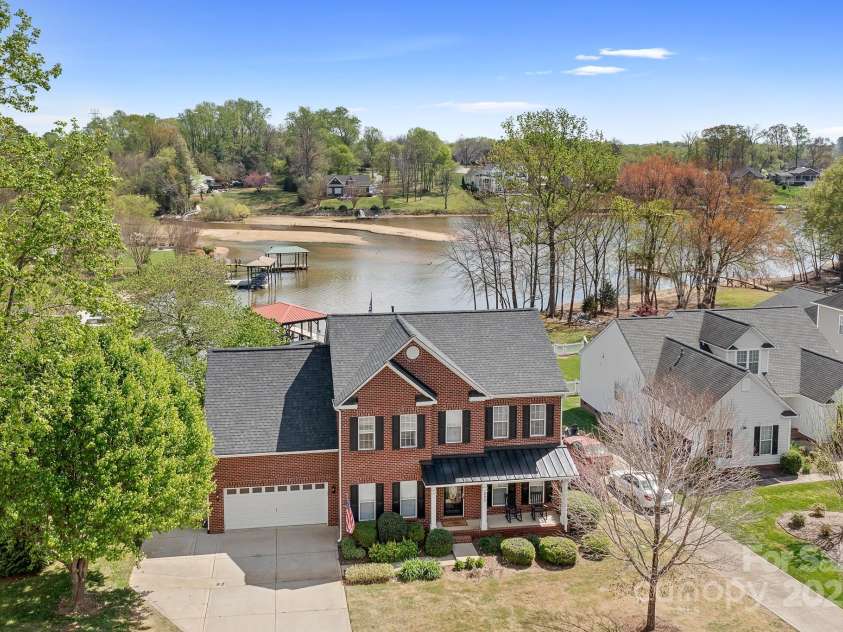 220 Chandeleur Drive, Mooresville, NC 28117.  MLS# CAR4246311, YatesRealty ID 12416. 