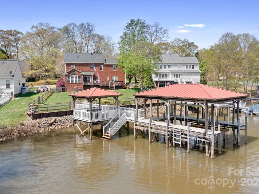 220 Chandeleur Drive, Mooresville, NC 28117.  MLS# CAR4246311, YatesRealty ID 12416. 