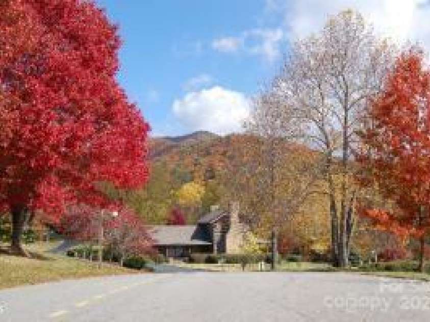 16 Ridgeview Drive, Asheville, NC 28804.  MLS# CAR4245815, YatesRealty ID 12417. BDR Entry