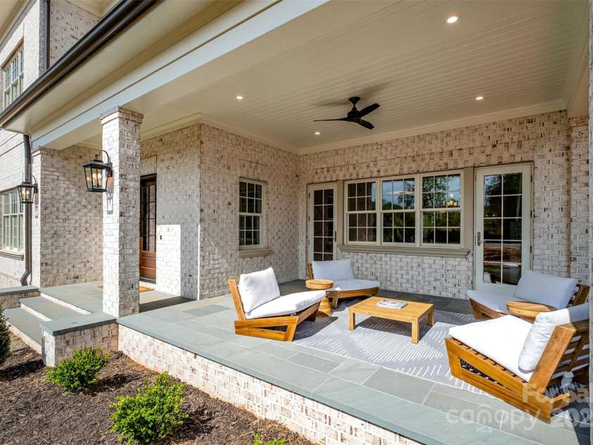 4021 Nettie Court, Charlotte, NC 28211.  MLS# CAR4250089, YatesRealty ID 12418. Front Porch - For Representation