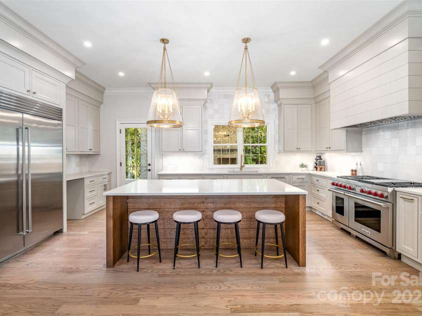 4021 Nettie Court, Charlotte, NC 28211.  MLS# CAR4250089, YatesRealty ID 12418. Kitchen - For Representation